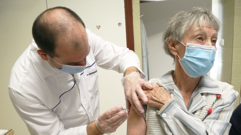 Hungaria miraton për përdorim vaksinën e re të Kinës 