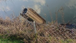 Resturi ale unui sistem de apărare antiaeriană al NATO care a interceptat o rachetă lansată din Iran sunt văzute în Dörtyol, în provincia sudică Hatay din Turcia, pe 4 martie 2026 