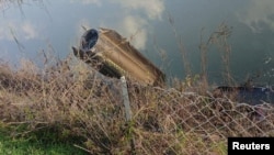 Ostaci NATO sistema protivvazdušne odbrane koji je presreo raketu ispaljenu iz Irana viđeni su u Dortjolu, u turskoj provinciji Hatay, 4. marta.