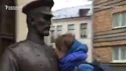 Slap! Belarus Statue A Magnet For Pranksters