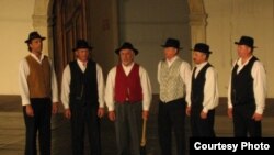 Влашки телендә җырлаучы "Зеянски" төркеме