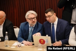 Лидер партии «Ахали» Ника Гварамия (слева) на встрече Альянса оппозиции