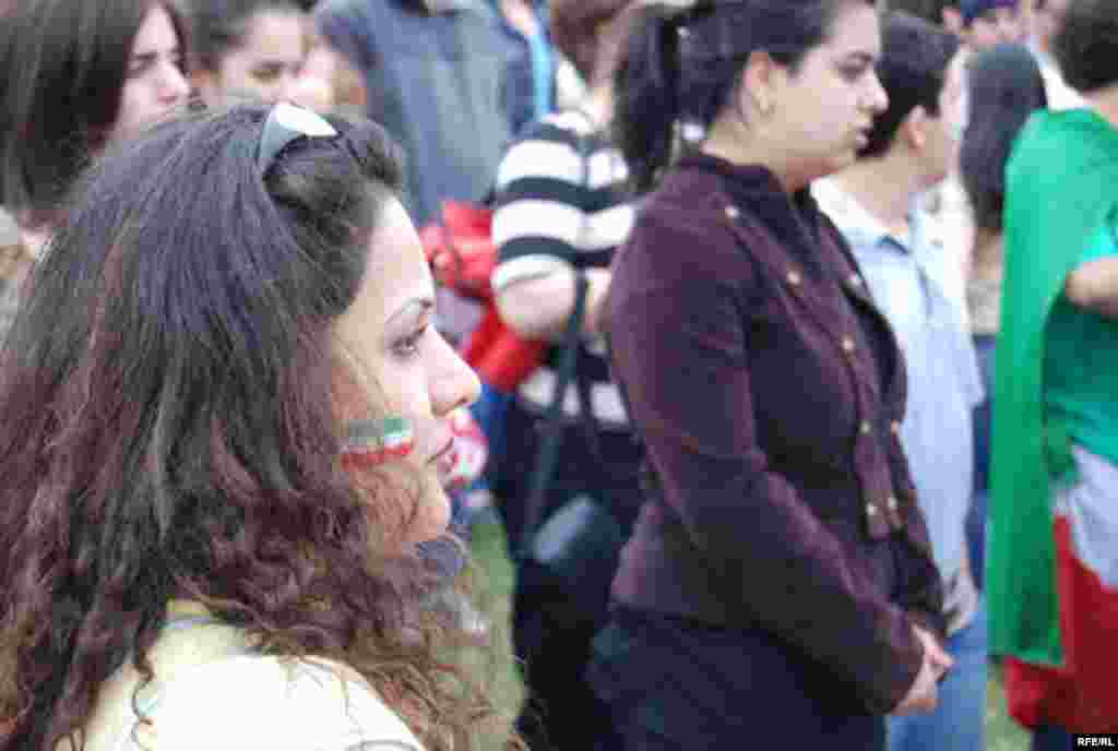 U.S. -- 13 Bedar in Black Hill, is the Persian Festival of springs. It is a full day of mass Outdoors Picnic, which occurs on the 13th day of Norouz, 01Apr2007