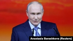 Очільник РФ Володимир Путін виступає на 12-му Санкт-Петербурзькому міжнародному форумі об’єднаних культур, 25 вересня 2026 року