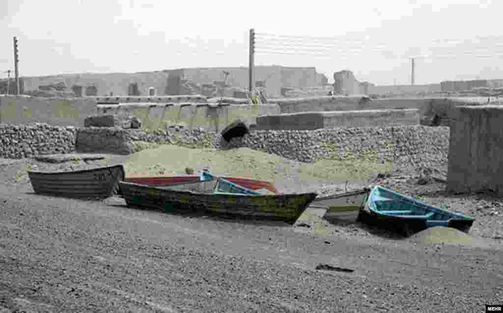 Vanished wetlands in the Sistan Basin on the Iranian-Afghan border, where shallow lakes (or lagoons), usually seasonal, occur in deserts of southeast Iran and adjacent areas of Afghanistan and Pakistan as a result of snowmelt. (Mehr)