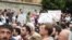 Протестующие требуют отставки председателя парламента и министра внутренних дел Грузии.