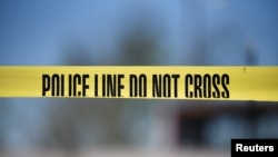 Učenik usmrtio tri i ranio šest osoba u pucnjavi u srednjoj školi u američkoj državi Mičigen. 