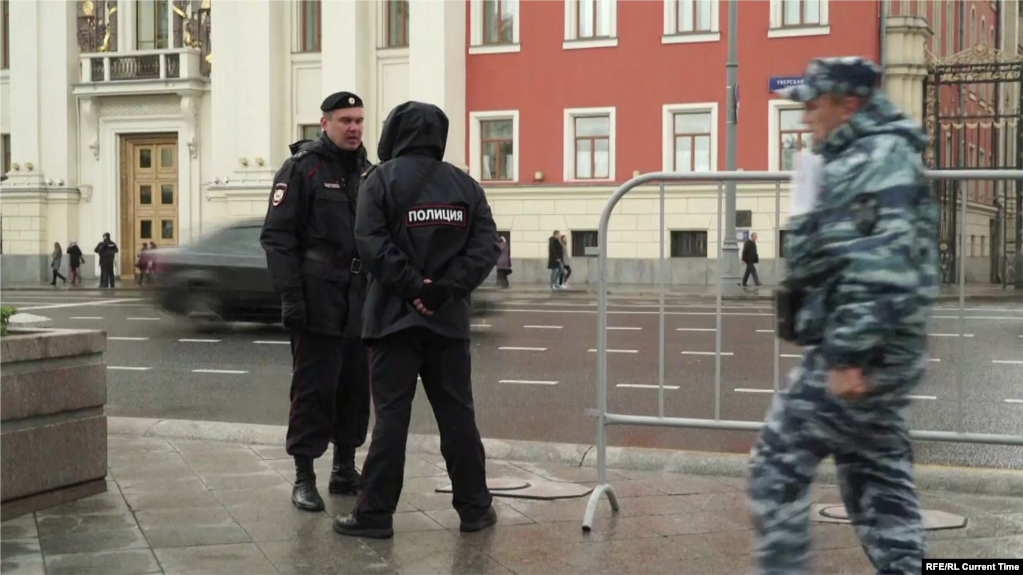Moskva polisi Özbəkistan vətəndaşını Ukraynada döyüşə məcbur göndərməyə çalışıb