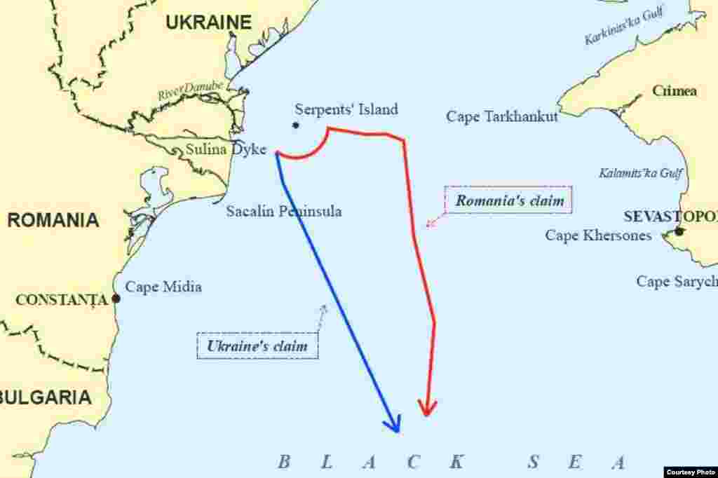 Карти району острова Зміїний із рішення Міжнародного суду – карта 1 - Лінії розмежування, на яких наполягали Україна (синя) та Румунія (червона)