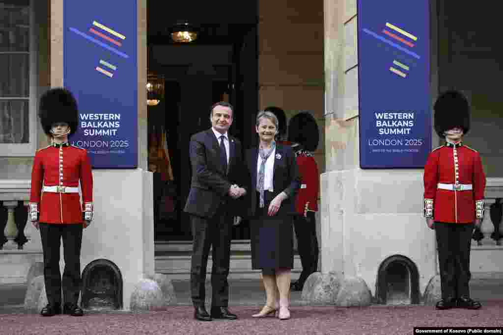 Ministarka spoljnih poslova Velika Britanija dočekuje premijera Kosova Aljbina Kurtija.Do sada su se lideri Zapadnog Balkana i EU sastali 11 puta: četiri puta u Berlinu, kao i po jednom u Londonu, Beču, Parizu, Trstu, Poznanju, Sofiji i Tirani.