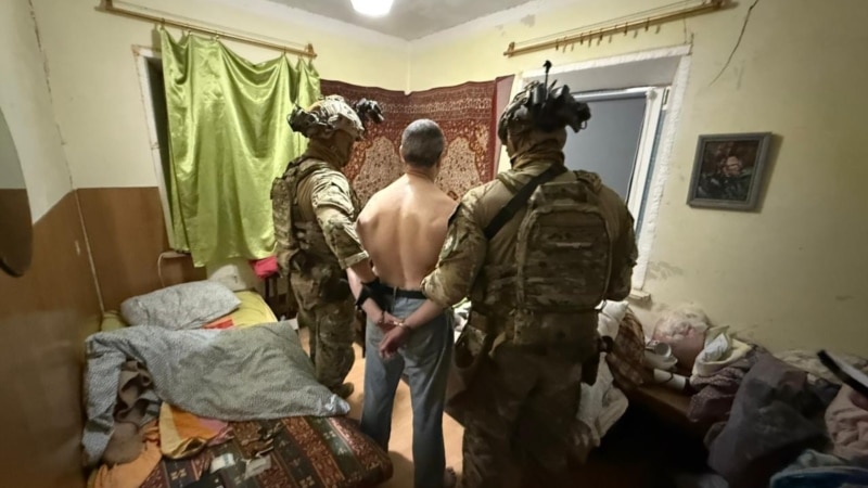 Під час допитів підозрюваний у вбивстві Парубія зізнався у скоєному і розповів про свої контакти з РФ – джерела thumbnail