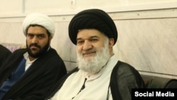 محمدباقر خرازی (سمت راست تصویر) برادر همسر مسعود خامنه‌ای، برادر رهبر جمهوری اسلامی، است