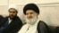 محمدباقر خرازی (سمت راست تصویر) برادر همسر مسعود خامنه‌ای، برادر رهبر جمهوری اسلامی، است