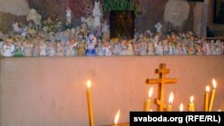 Belarus - Christmas Eve in Holy Spirits Orthodox Church, Minsk, 6Jan2014 