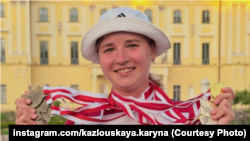 Карына Казлоўская зь сямю ўзнагародамі