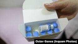 Britansko regulatorno telo navelo je da je vakcina Džonson i Džonson pokazala ukupnu efikasnost od 67 odsto u sprečavanju infekcije kovida-19