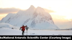 Украински биолог на базата в Антарктида.