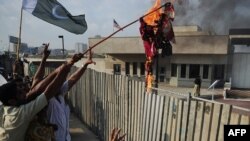 Proteste anti-americane la Karachi