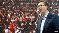 Problem za ovu vlast je što popularnost i Vučića, a pogotovo drugih ljudi iz stranke, nije tako velika i nije naročito perspektivna, smatra Vladimir Gligorov