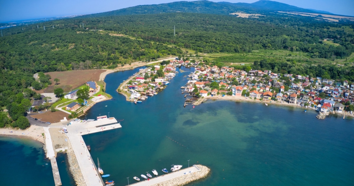 По граница и по море. Правителството планира да продаде хиляди