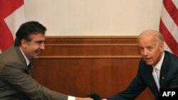 Саакашвили Михаил а, оцу хенахь Американ вице-президент хилла Джо Байден а. 2011 шо