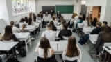 Moldova: Students from the Liviu Deleanu high school in Chisinau had a lesson dedicated to the famine organized by the Soviets in 1946-1947