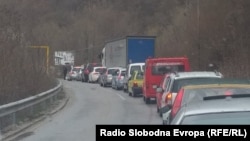 Лицата кои се наоѓаа во хотелски карантин го напуштаат Дебар 