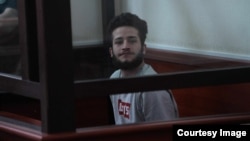 მათე დევიძე სასამართლოს დარბაზში 