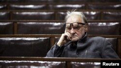 Macar rejissoru Bela Tarr.