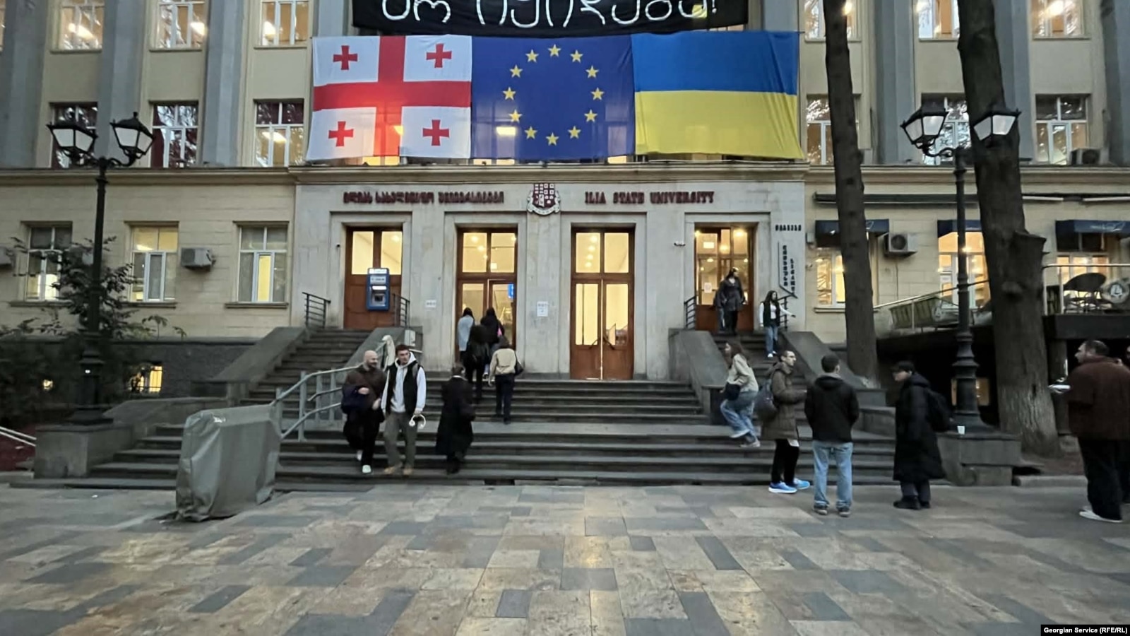 "მეორადი ჩარიცხვა" სხვაგან გადასვლის იმედით - აბიტურიენტები ვაკანტურ ადგილებს შეავსებენ