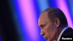 Владимир Путин на экономическом форуме в Германии