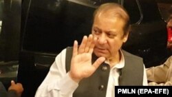 Pakistanyň ozalky premýer-ministri Nawaz Şarif öýüne geldi. Lahore, 19-njy sentýabr, 2018.