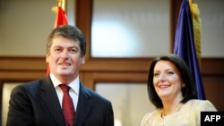 Atifete Jahjaga dhe Bamir Topi, Prishtinë, 29 qershor 2012.