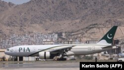 Pakistanski avion na kabulskom aerodromu, 13. septembra 2021.