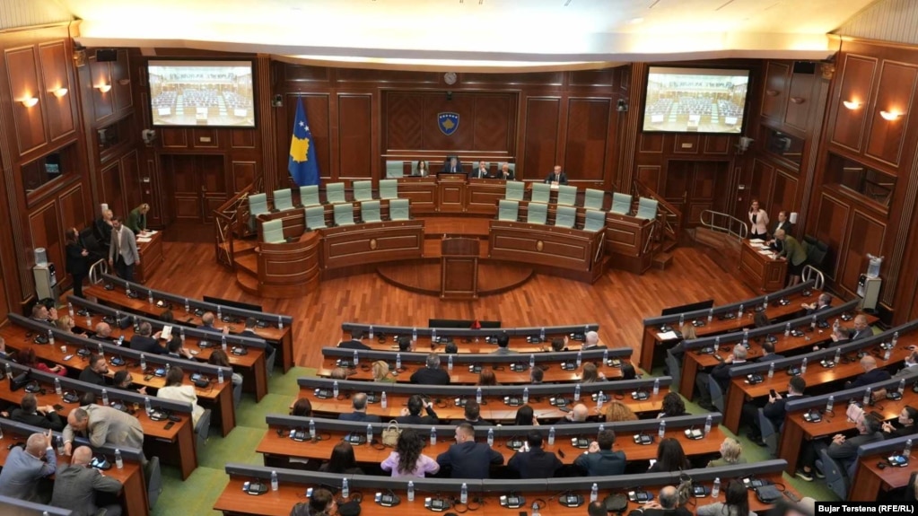 https://gdb.rferl.org/aef9c9fc-9e5a-4957-051b-08dd82022d88_cx10_cy7_cw86_w1023_r1_s.jpg