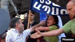 Armenia -- Environmentalists stage a protest action in Yerevan, 28Jul2010