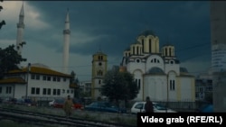 Pamje nga filmi "Forgive Me", që tregon për dramën që përjetuan familjet kosovare, të afërmit e të cilëve shkuan në zonat e luftës.