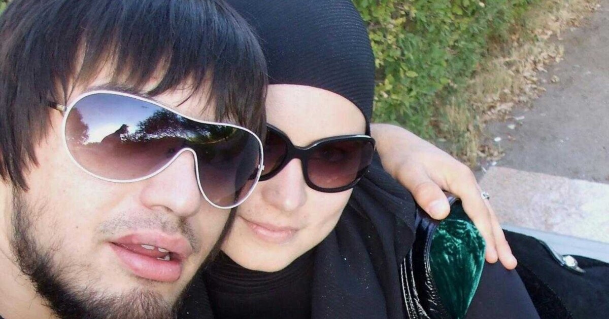 Құмарлана трусисын шешеді