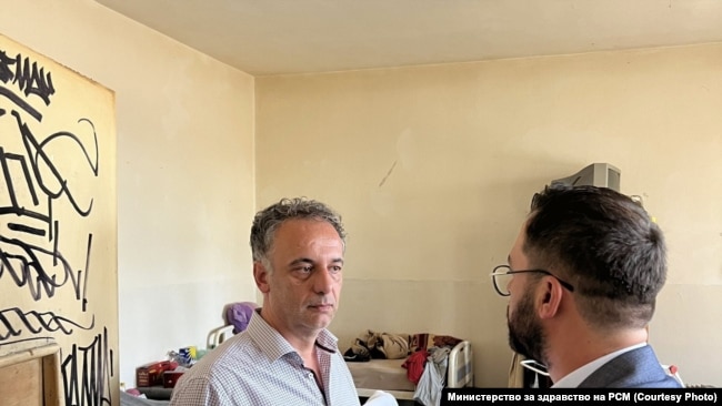 Северна Македонија - министерот за здравство Азир Алиу во посета на психијатриска болница „Скопје“, јуни 2025 година.
