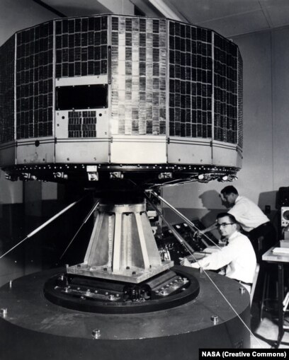 Көк түсті іш киімдегі қыздардың суреттері Отбасылық свингерлер порно