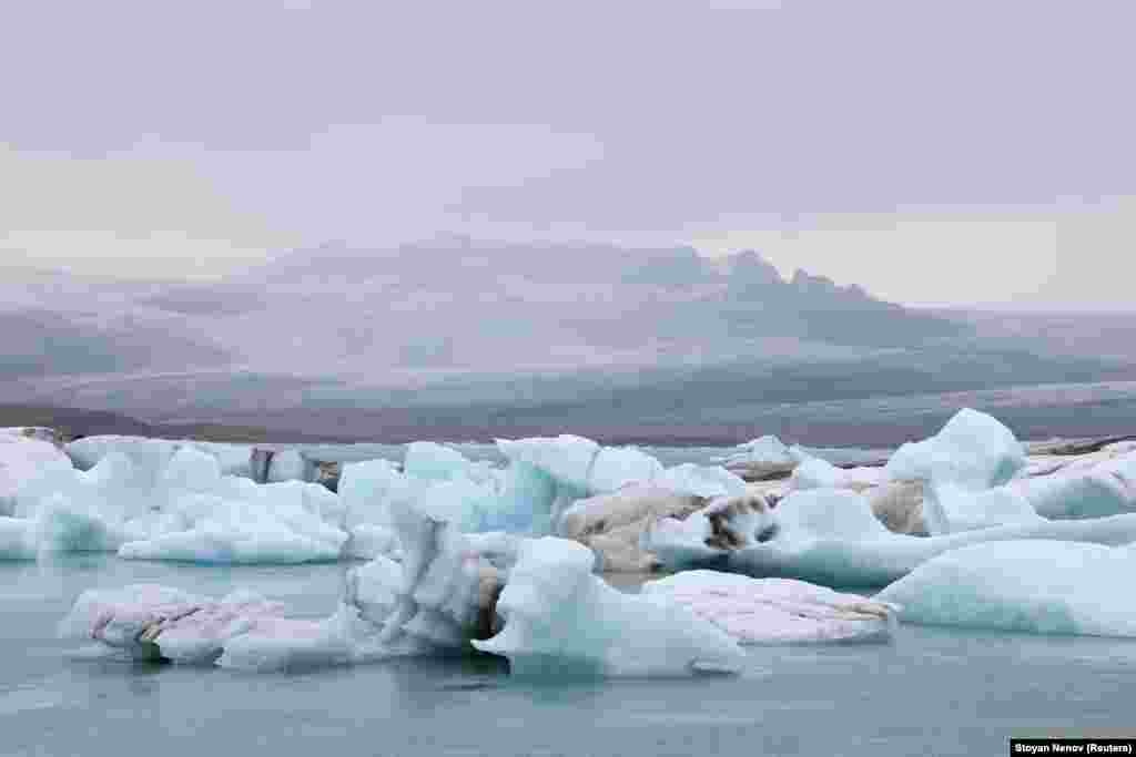 Laguna e akullnajave Jokulsarlon në jug të Islandës, 12 gusht 2024.