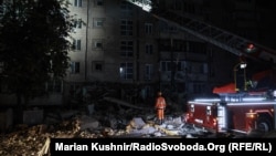 Російські військові вночі проти 6 липня завдали чергового удару по Україні (на фото – наслідки атаки в Києві)