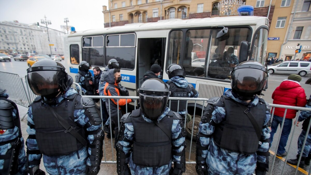 влада Росії переслідує ЗМІ, щоб не допустити протестів