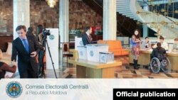 Imagine de arhivă - pregătiri pentru alegerile parlamentare care au avut loc în Republica Moldova în noiembrie 2014