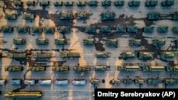 Российская военная техника перед репетицией парада в Москве. 6 мая 2019 года