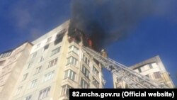 Взрыв и пожар в доме в Керчи