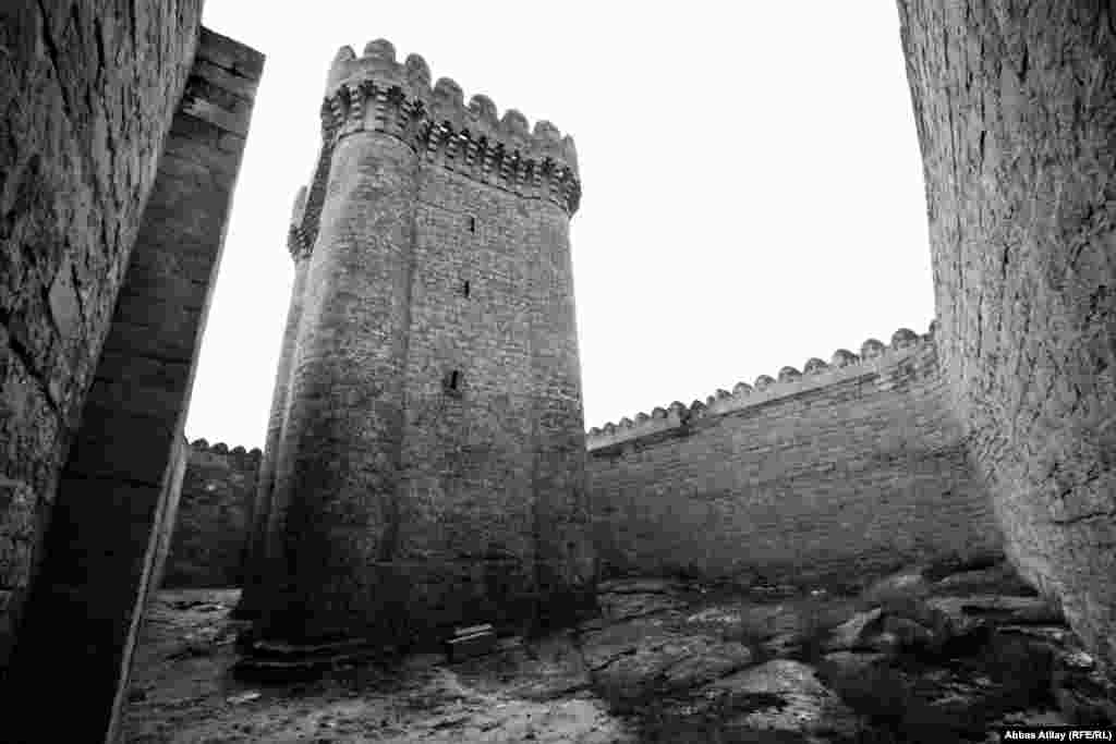 Ramana qalasının içi.