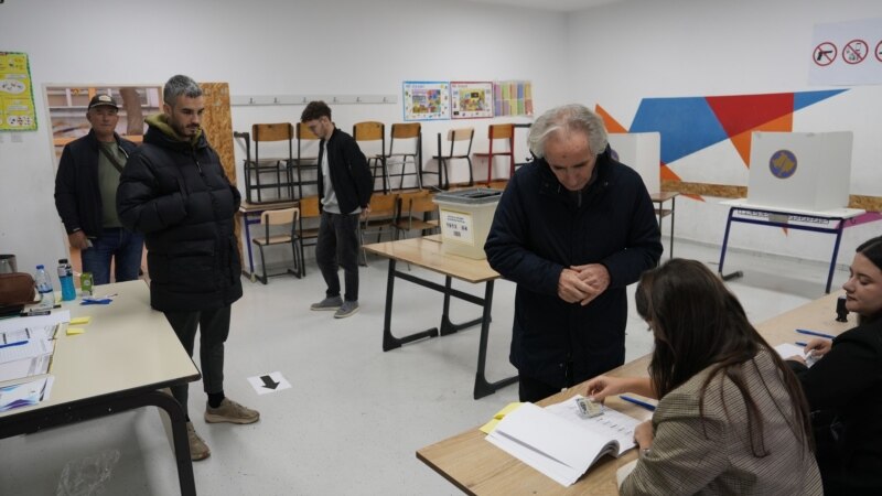 Qytetarët në 18 komuna të Kosovës votojnë për t’i zgjedhur kryetarët e tyre në balotazh