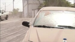 Вулкан Тунгурауа в Эквадоре засыпал окрестности тоннами пепла