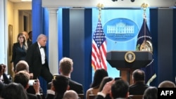 Трамп на брифинге